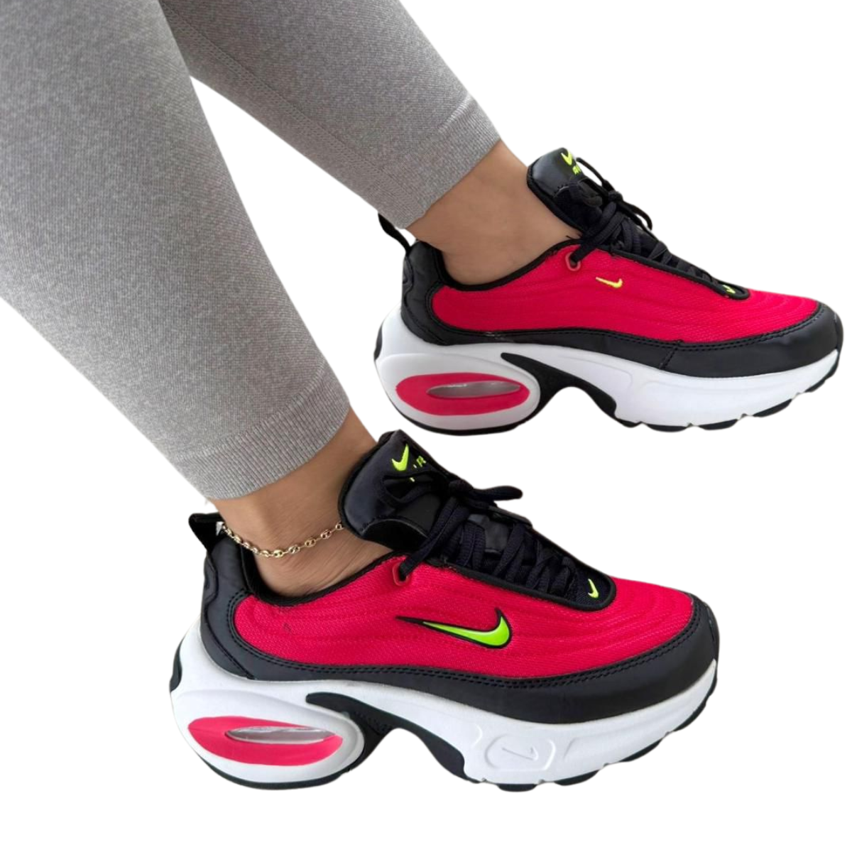 Comprar Tenis Nike Air Max Portal Mujer. Si buscas estilo, comodidad y tecnología en un solo par de zapatillas, los Tenis Nike Air Max Portal Mujer son tu mejor opción. En Onlineshoppingcenterg, tenemos este modelo pensado para mujeres que quieren destacar con un diseño moderno y disfrutar del confort que solo la línea Air Max puede ofrecer.  ¿Por qué elegir los Tenis Nike Air Max Portal Mujer? Los Tenis Nike Air Max Portal Mujer destacan por:  Diseño icónico y versátil: perfectos para el día a día o actividades casuales. Amortiguación Air Max: la clásica cámara de aire brinda comodidad superior. Variedad de colores: desde tonos neutros hasta opciones vibrantes como los Nike Air Rosados y Air Max 90 Rosas. Además, su estructura ligera y ajuste perfecto los convierten en una excelente elección para mujeres activas.  Características principales 1. Amortiguación Air Max La tecnología Air Max ofrece una pisada suave y soporte en cada paso. Es ideal para largas caminatas, actividades diarias o simplemente para lucir increíble con tus outfits.  2. Estilo y versatilidad Desde los Nike Air Max 90 Mujer Colores hasta los modelos en tonos más clásicos como el Nike Air Max 90 Mujer Blancas, estos tenis combinan con cualquier look, ya sea deportivo o casual.